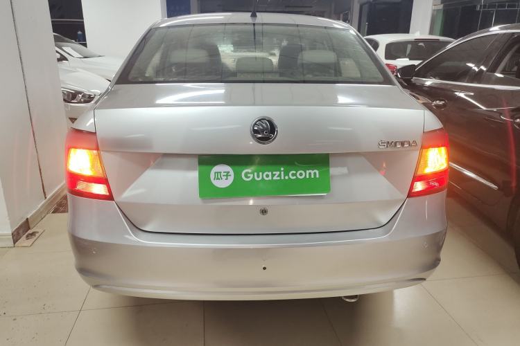 Used Skoda Rapid 2015 1.6L Automatic Smart Selection Model
