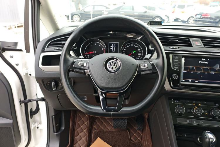 Used Volkswagen Touran 2018 Volkswagen Touran L 280TSI DSG Boundary Edition 7 Seats China VI Standard
