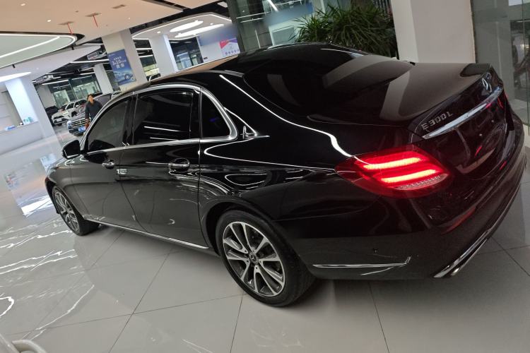 Used Mercedes-Benz E-Class 2019 E 260 L
