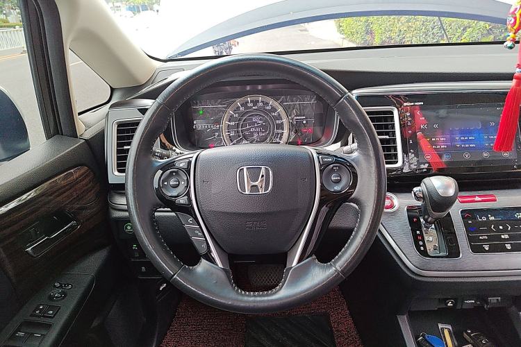 Used Honda Elysion 2016 2.4L Style Edition
