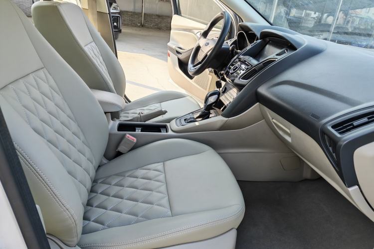 Used Ford Focus 2018 Sedan Classic 1.6L Automatic Comfort Plus Smart Drive Version