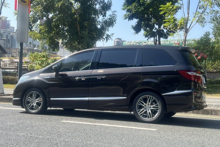 Used Honda Elysion 2019 2.0L Hybrid Luxury Edition
