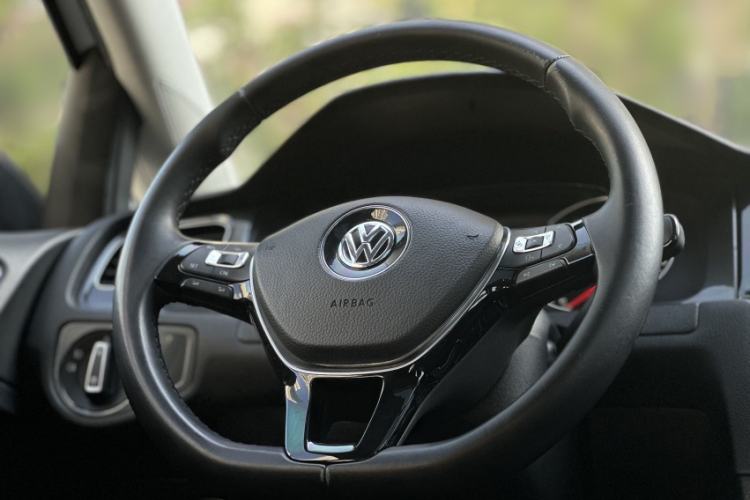 Used Volkswagen Golf 2018 230TSI Automatic Luxury Version