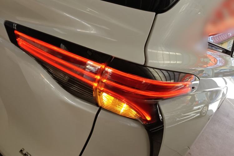 Used Toyota Sienna 2021 2.5L Hybrid Premium Edition