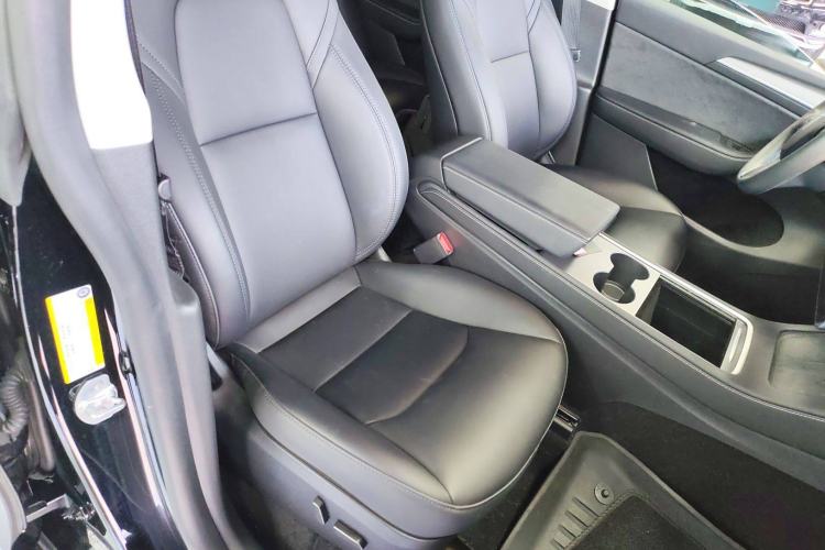 Used Tesla Model Y 2023 Long-Range All-Wheel-Drive Version
