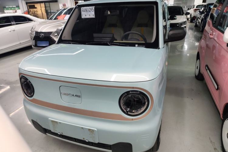 Used Geely Galaxy Panda 2024 Panda Mini 200km Endurance Bear
