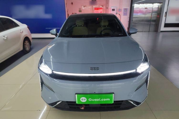 Used  L6 2023 125km MAX
