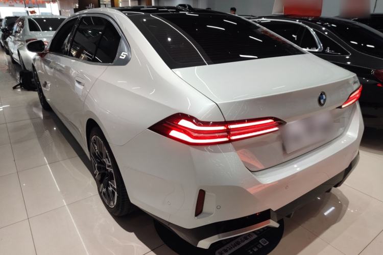 Used BMW 5 Series 2024 530Li Luxury Edition M Sport Package