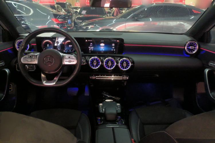 Used Mercedes-Benz A-Class 2021 A 200 L Sport Sedan Fashion Model
