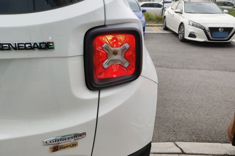 Used  Renegade 2018 Connected Large Screen Version 180T Automatic Jingneng Version
