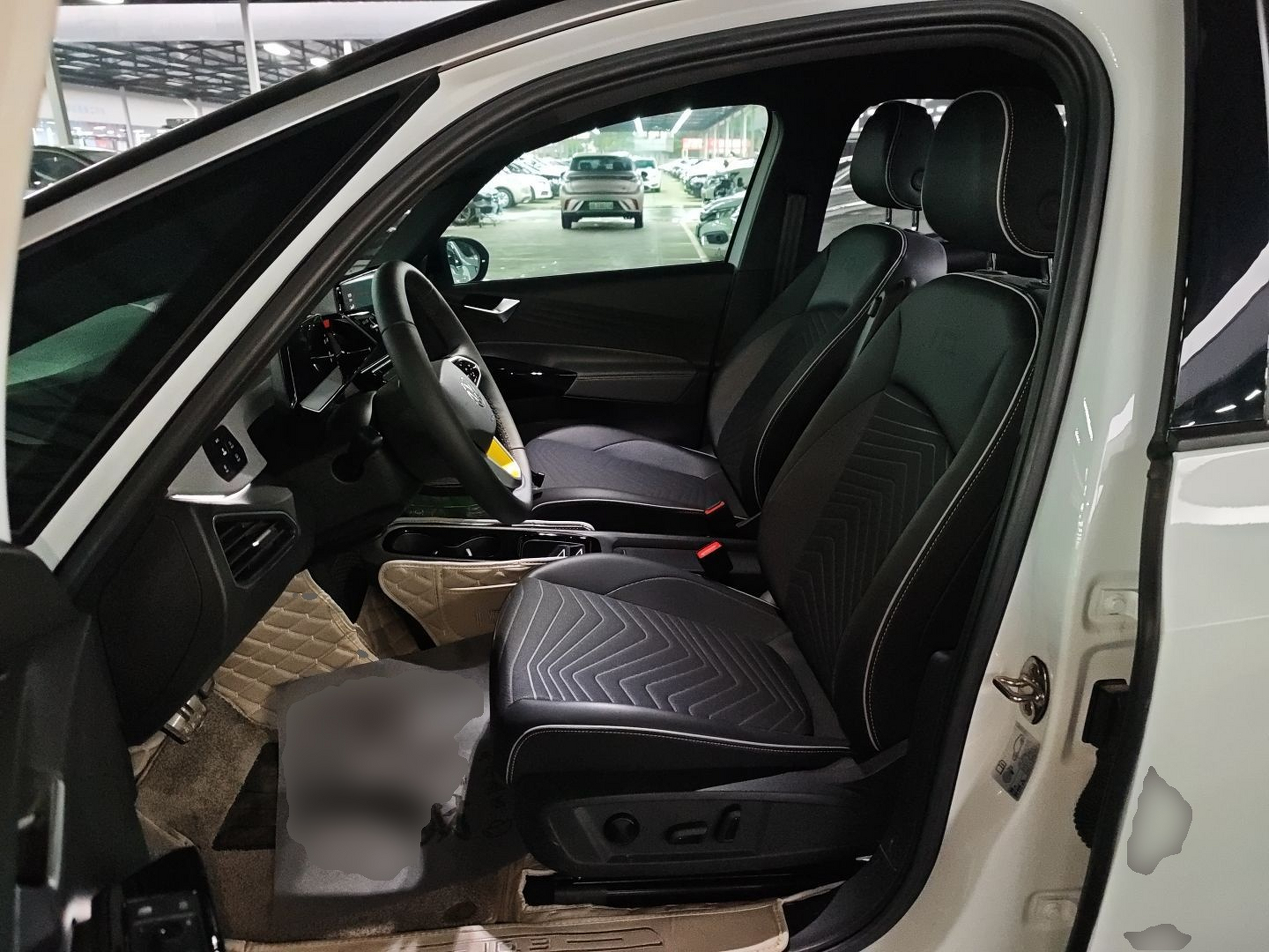 Переднее сиденье в автомобиле