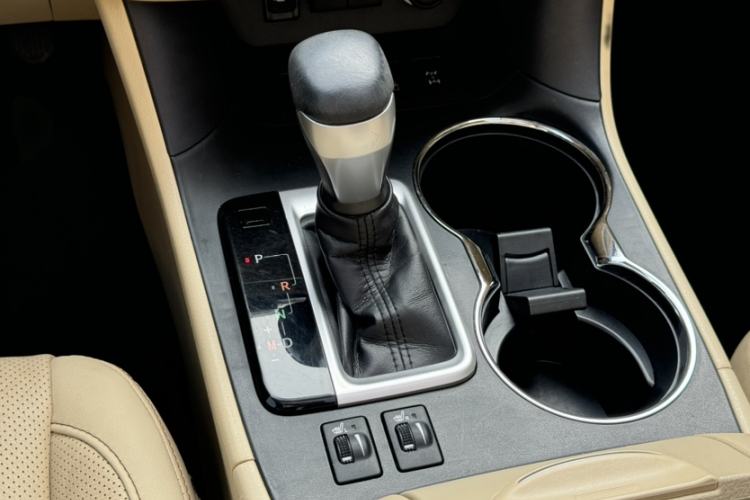 Used Toyota Highlander 2018 2.0T Four-Wheel Drive Luxury Version 7 Seats China VI Standard