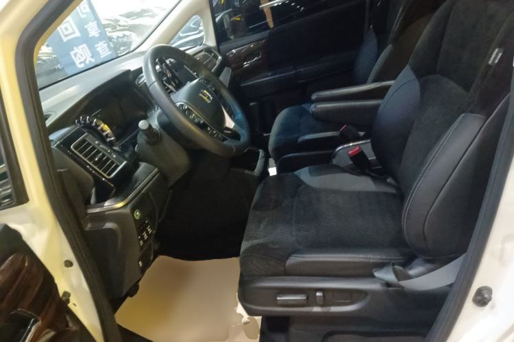 Used Honda Elysion 2016 2.4L Comfort Edition

