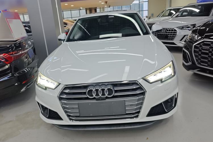 Used Audi A4L 2019 40 TFSI Fashion Edition China VI Emission Standard
