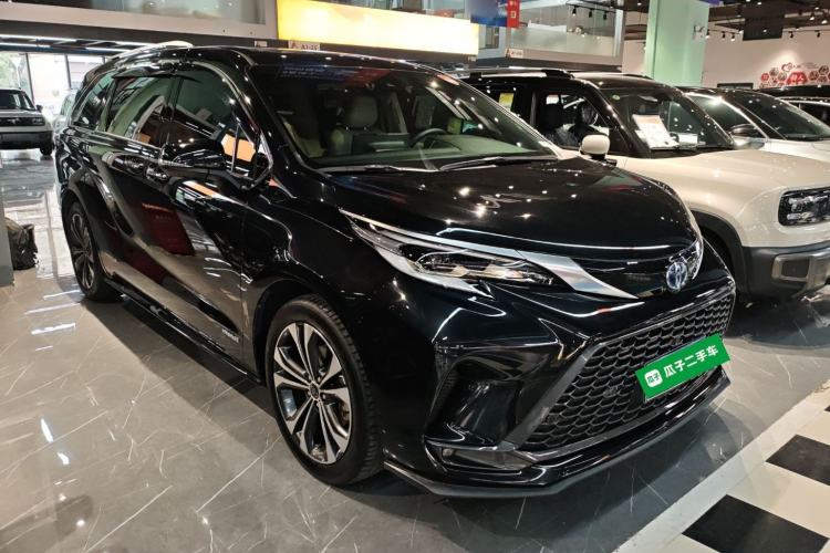 Used Toyota Granvia 2022 2.5L Hybrid Premium Edition