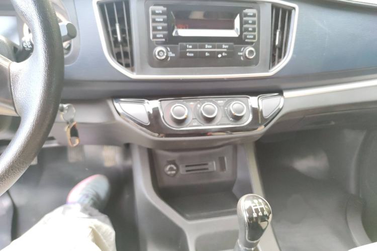 Used FORTHING Lingzhi 2020 M5L 1.6L Base Model 7 Seats
