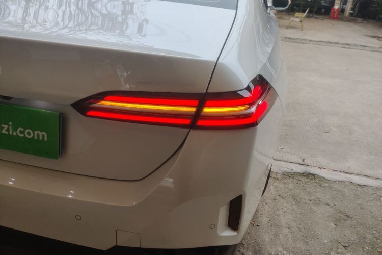 Used BMW 5 Series 2024 525Li M Sport Package