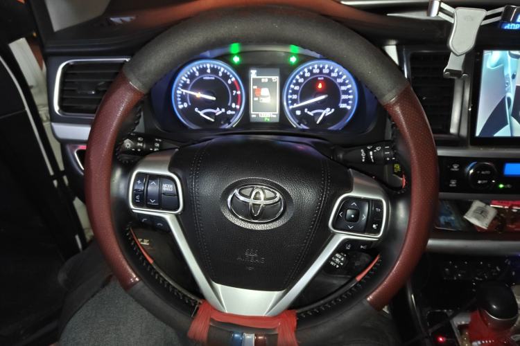 Used Toyota Highlander 2018 2.0T Four-Wheel Drive Prestige Version 7 Seats China V Emission Standard
