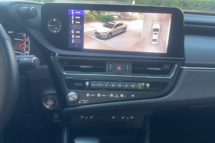 Used Lexus ES 2024 200 Premium Edition
