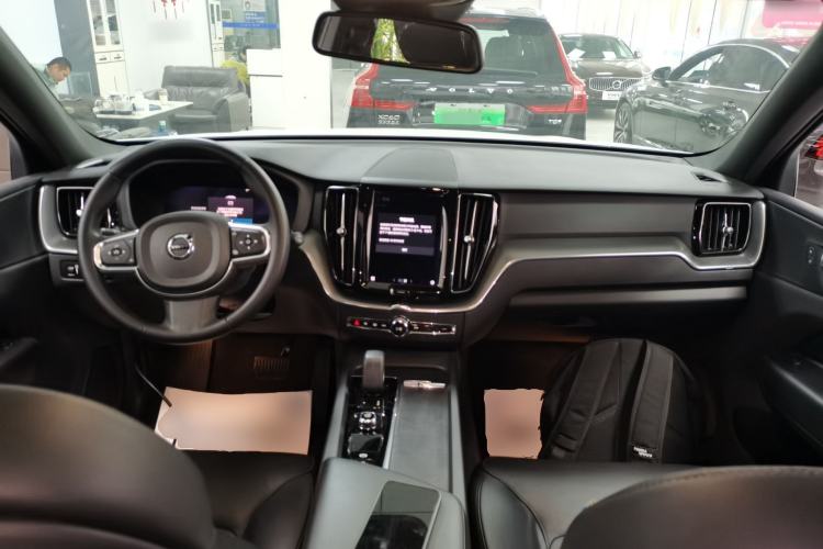 Used Volvo XC60 2022 B5 4x4 Zhiyi Sport Edition