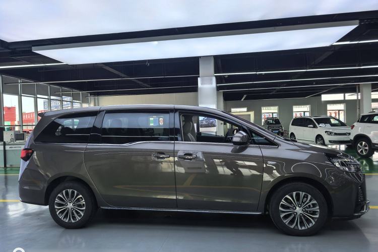 Used Buick GL8 2023 Land Executive Class Comfort Model
