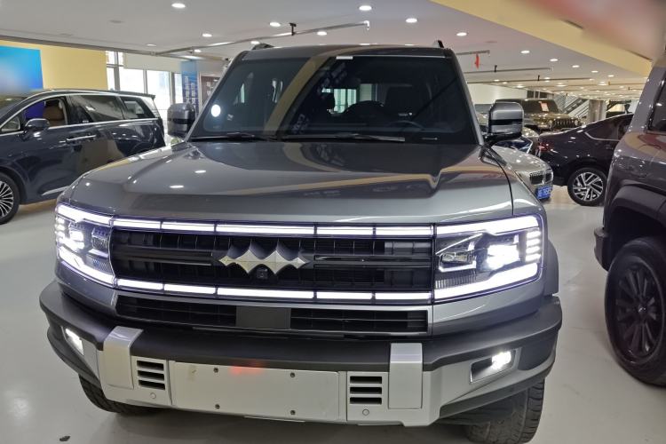 Used  Leopard 5 2023 Navigator Edition
