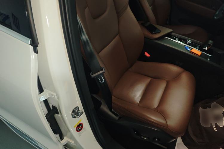 Used Volvo XC60 2023 B5 4x4 Smart Luxury Edition
