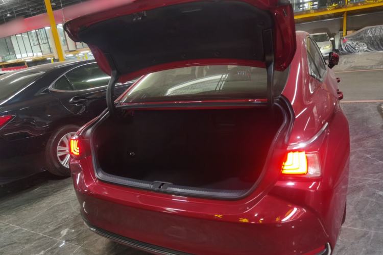 Used Lexus ES 2018 200 Excellence Edition China V Standard
