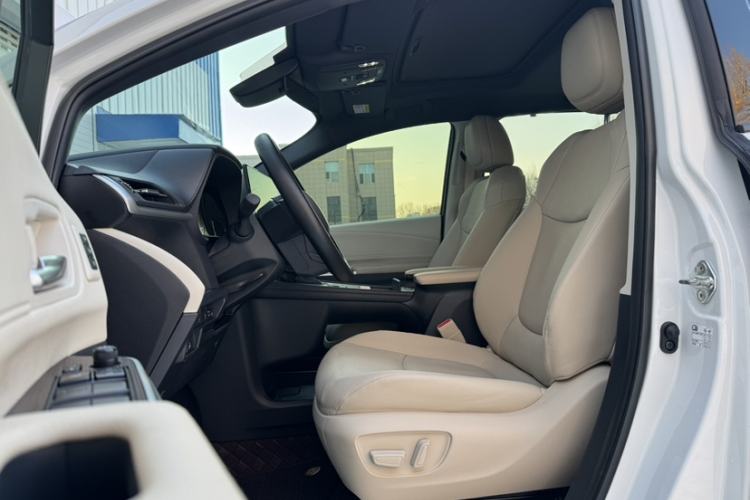 Used Toyota Granvia 2023 2.5L Hybrid Prestige PLUS Edition