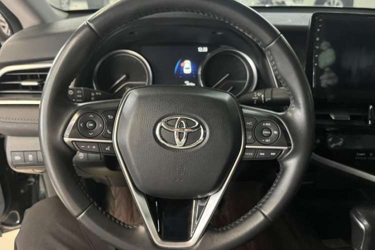 Used Toyota Camry 2021 2.0G Luxury Edition
