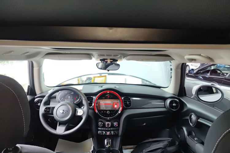 Used  MINI 2023 1.5T ONE
