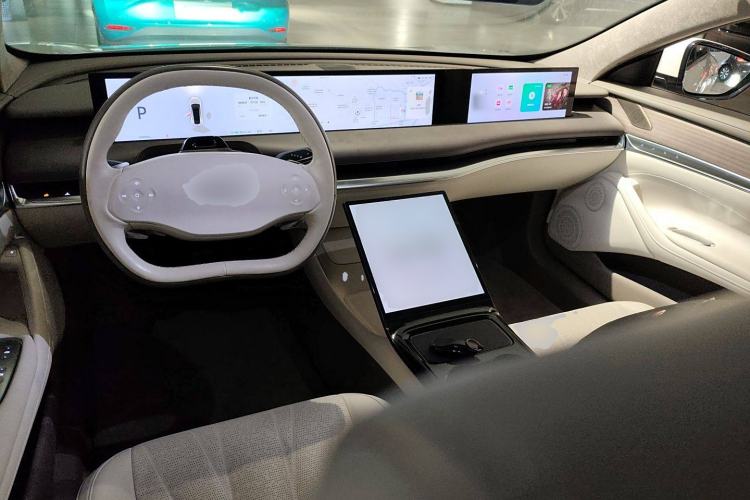 Used  L7 2022 Pro Model
