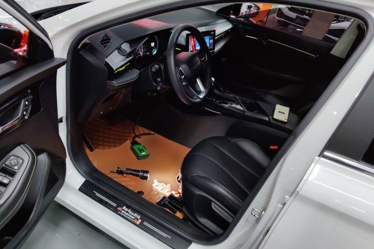 Used Roewe i5 2021 1.5L CVT Diamond Edition
