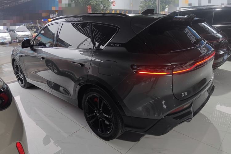 Used VOYAH FREE 2025 318 259 km All-Wheel-Drive Exploration Edition
