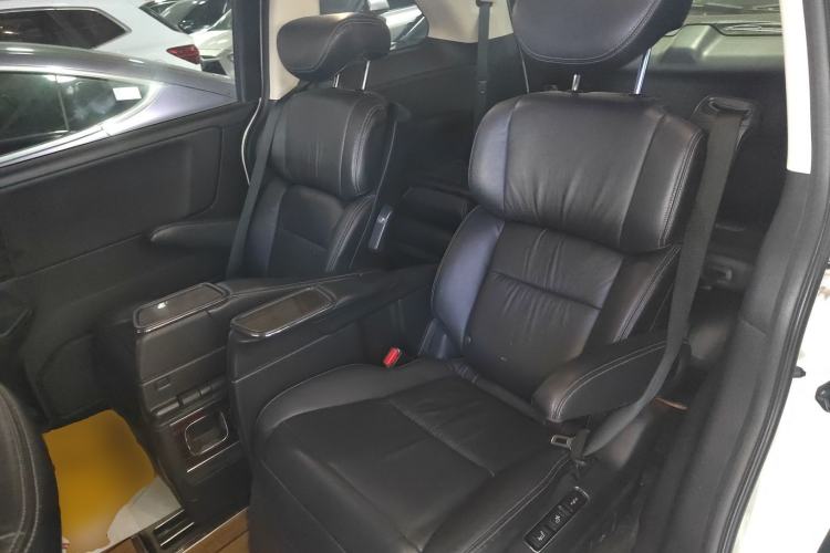 Used Honda Elysion 2016 2.4L Luxury Edition
