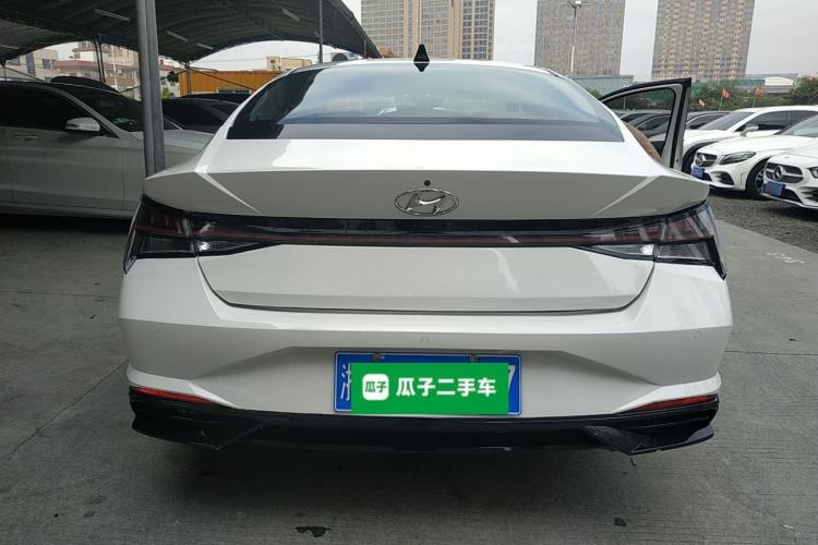 Used Hyundai Elantra 2022 1.5L CVT LUX Prestige Edition
