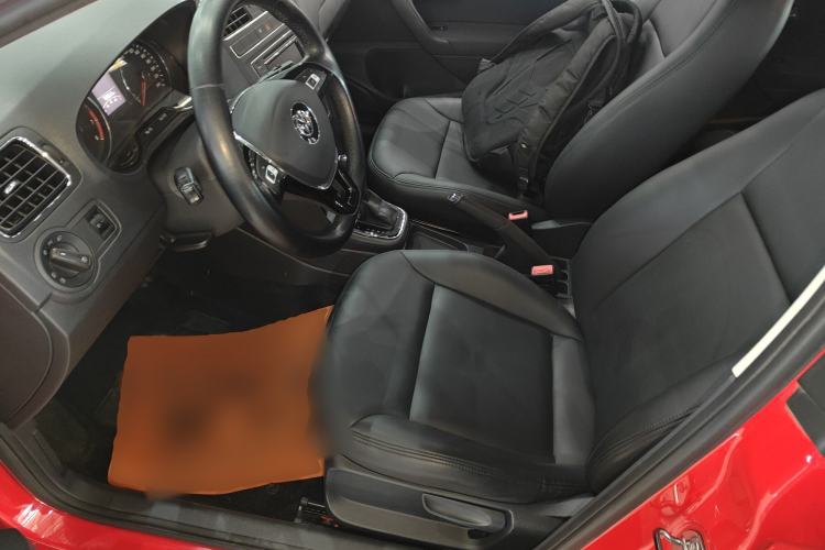 Used Volkswagen Polo 2016 1.6L Automatic Comfort Model
