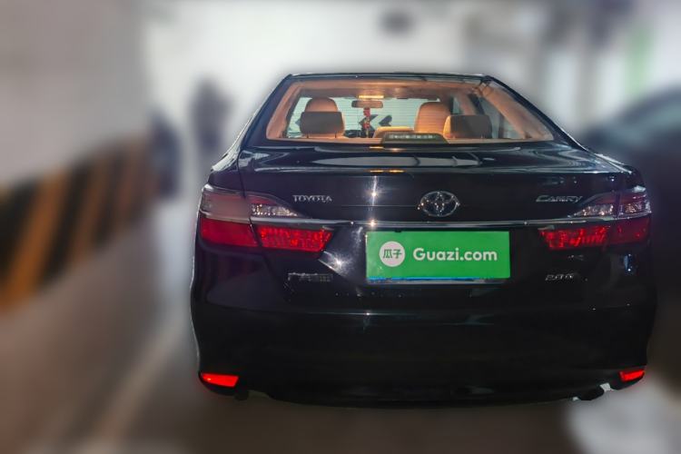 Used Toyota Camry 2016 2.0G 10th Anniversary Leading Edition
