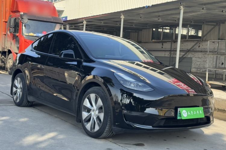 Used Tesla Model Y 2022 Long-Range All-Wheel-Drive Version