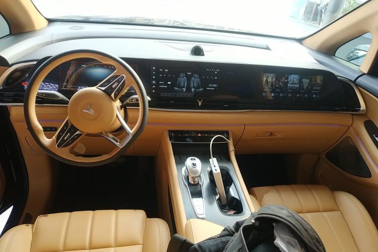 Used VOYAH Dream 2024 PHEV Extended-Range Premium Edition
