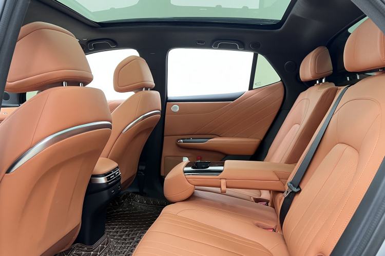 Used  E07 2025 All-Electric 4x4 90kWh Ultra High-Performance Edition