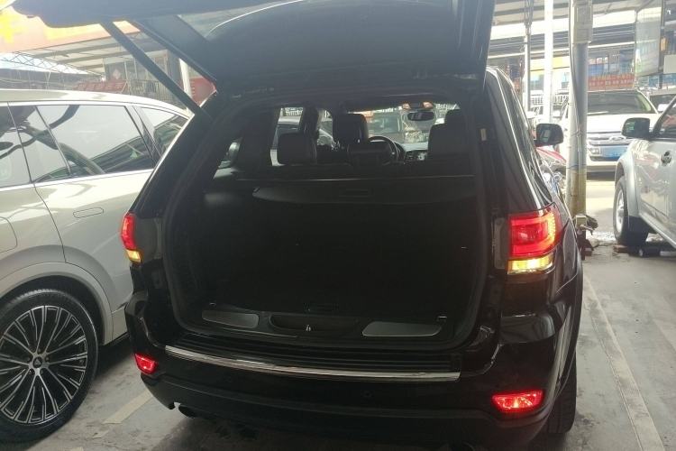 Used  Grand Cherokee 2017 3.0L Elite Navigation Edition
