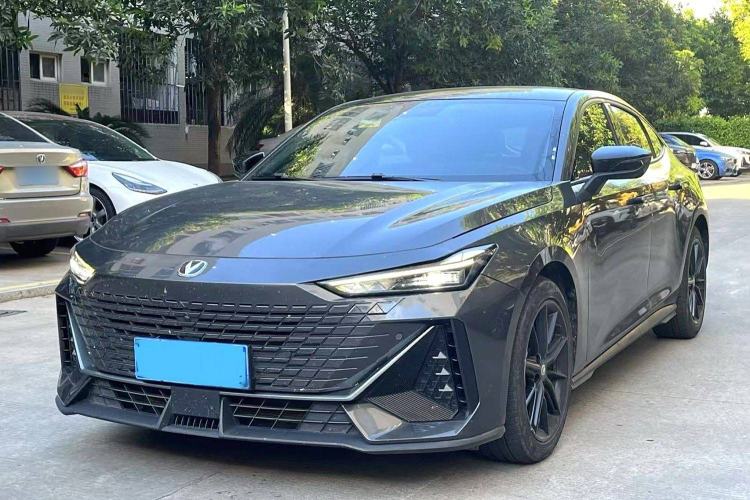 Used Changan UNI-V 2022 1.5T Prestige Version
