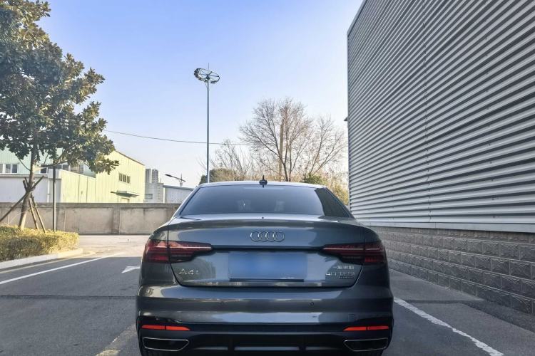 Used Audi A4L 2022 40 TFSI Luxury Dynamic Model
