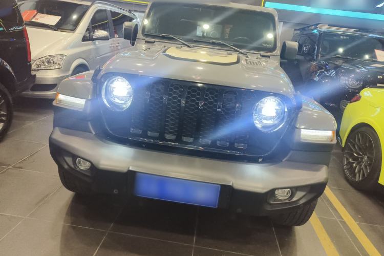 Used  Gladiator 2022 3.6L Pioneer Edition
