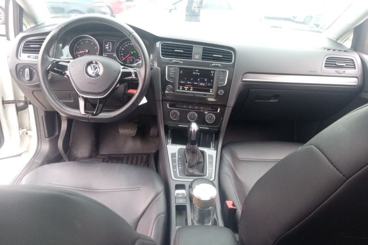 Used Volkswagen Golf 2017 1.6L Automatic Comfort Million-Vehicle Anniversary Edition
