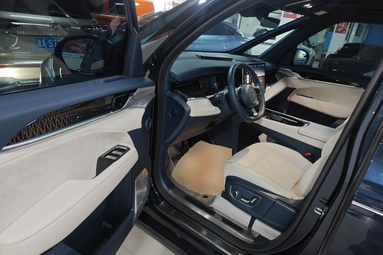 Used Zeekr 009 2022 WE Edition
