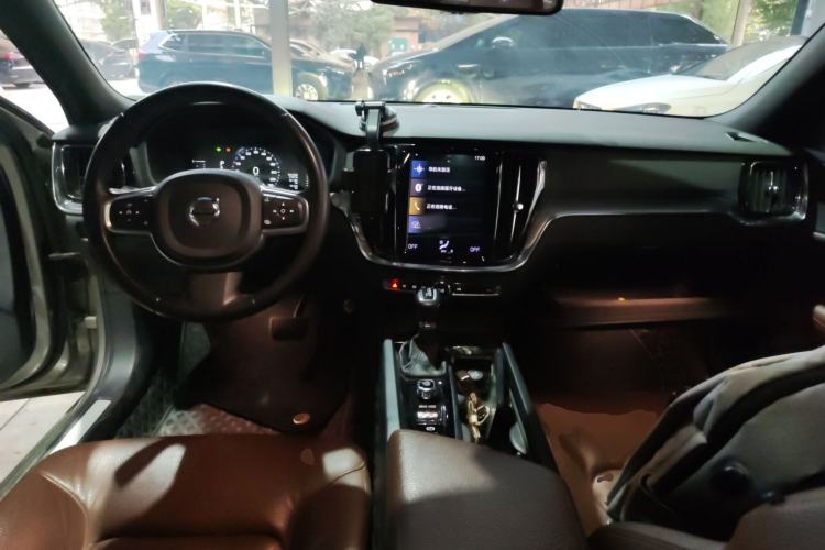 Used Volvo S60 2020 T4 Zhiyi Luxury Edition