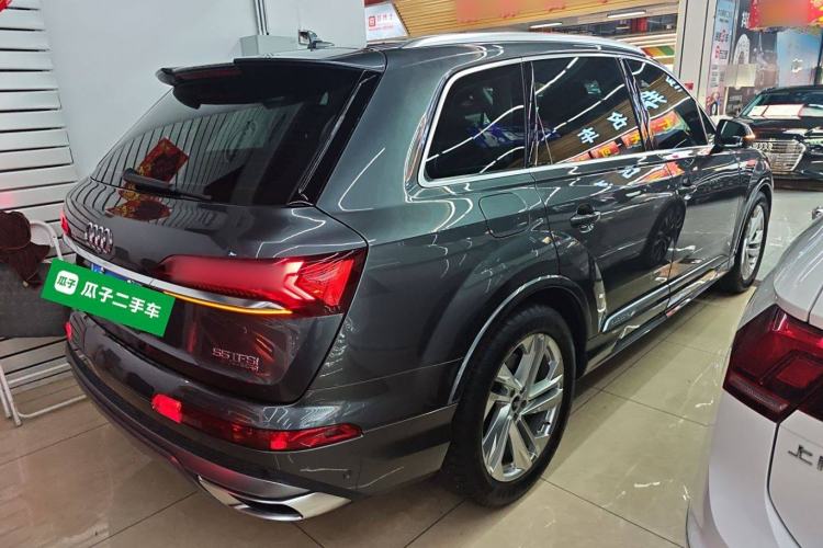 Used Audi Q7 2021 55 TFSI quattro S line Sport model
