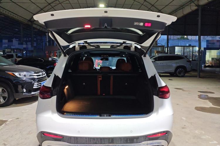 Used Mercedes-Benz GLC 2023 GLC 260 L 4MATIC Luxury Model 5 Seats
